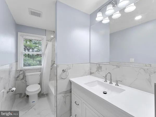 $3,500 | 916 Edgemoor Road, Cherry Hill, NJ 08034