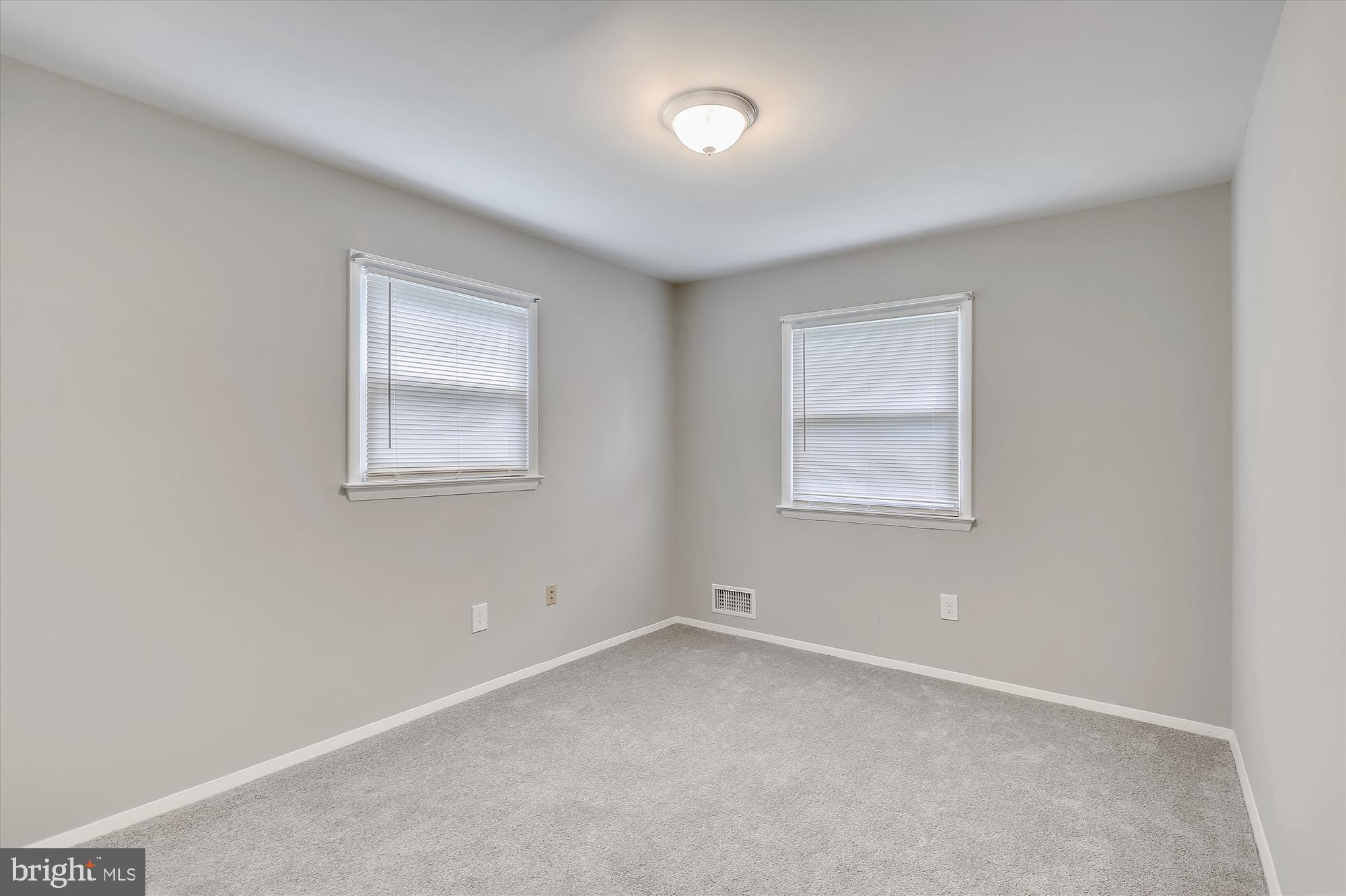 6802 Barton Road Hyattsville, MD 20784 - Photo 16 of 30 Main level room