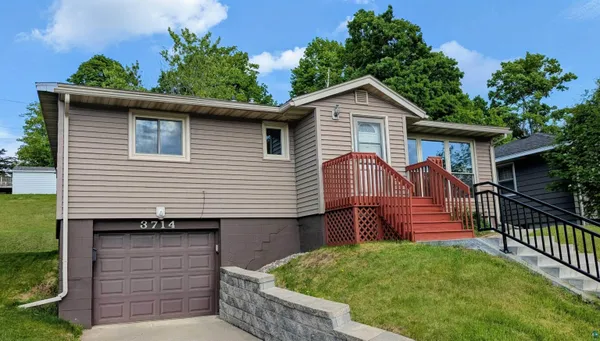 $289,900 | 3714 Woodland Avenue, Duluth, MN 55803