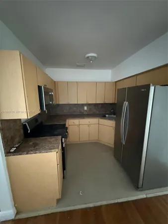 $3,700 | 250 Northwest 118th Street, Unit 250, Miami, FL 33168