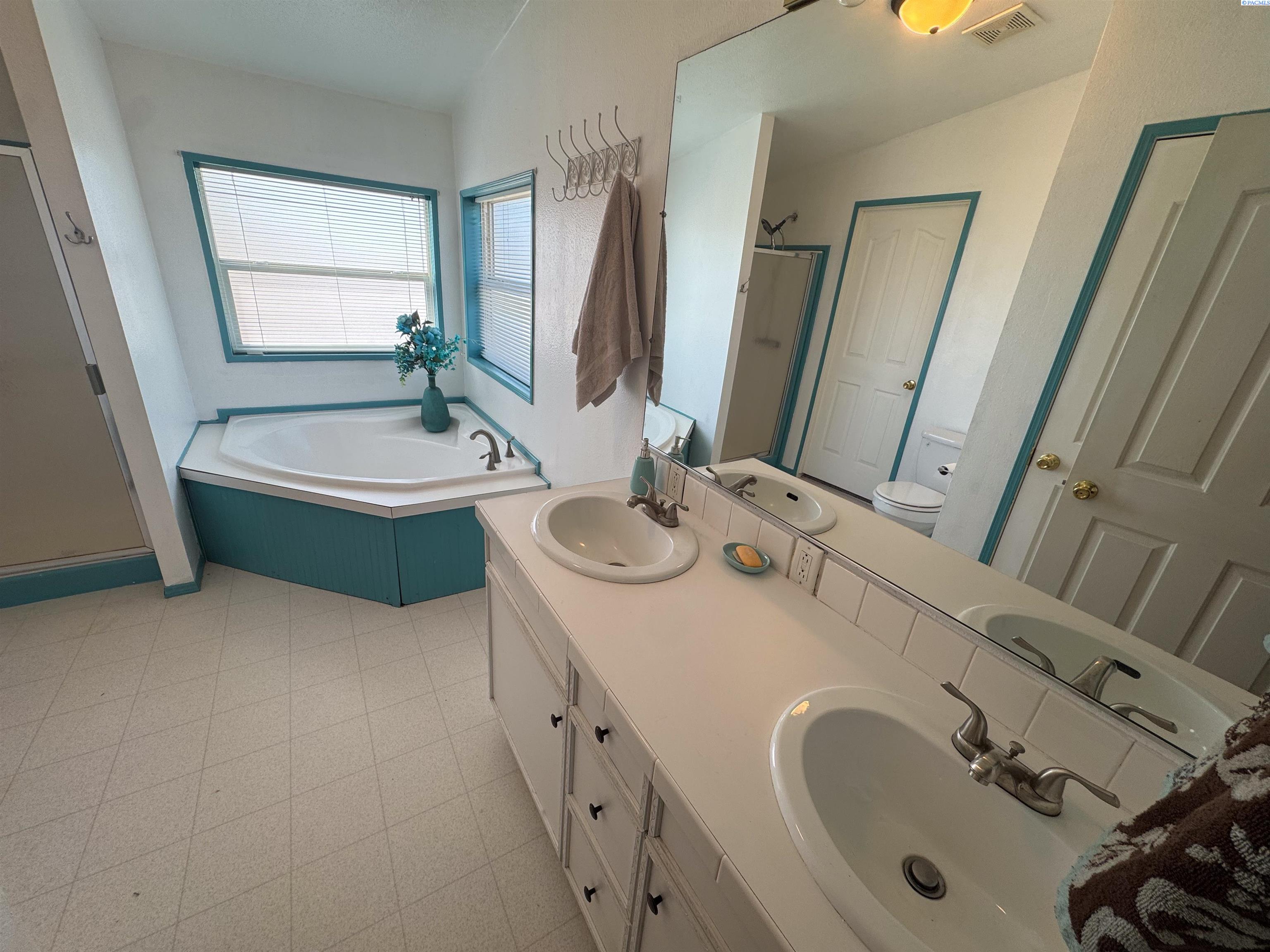 4732 Ringold Road Eltopia, WA 99330 - Photo 14 of 46 Gallery Image 14