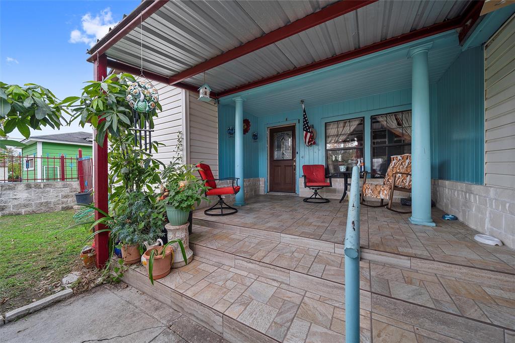 1917 Bell Street Waco, TX 76711 - Photo 2 of 17