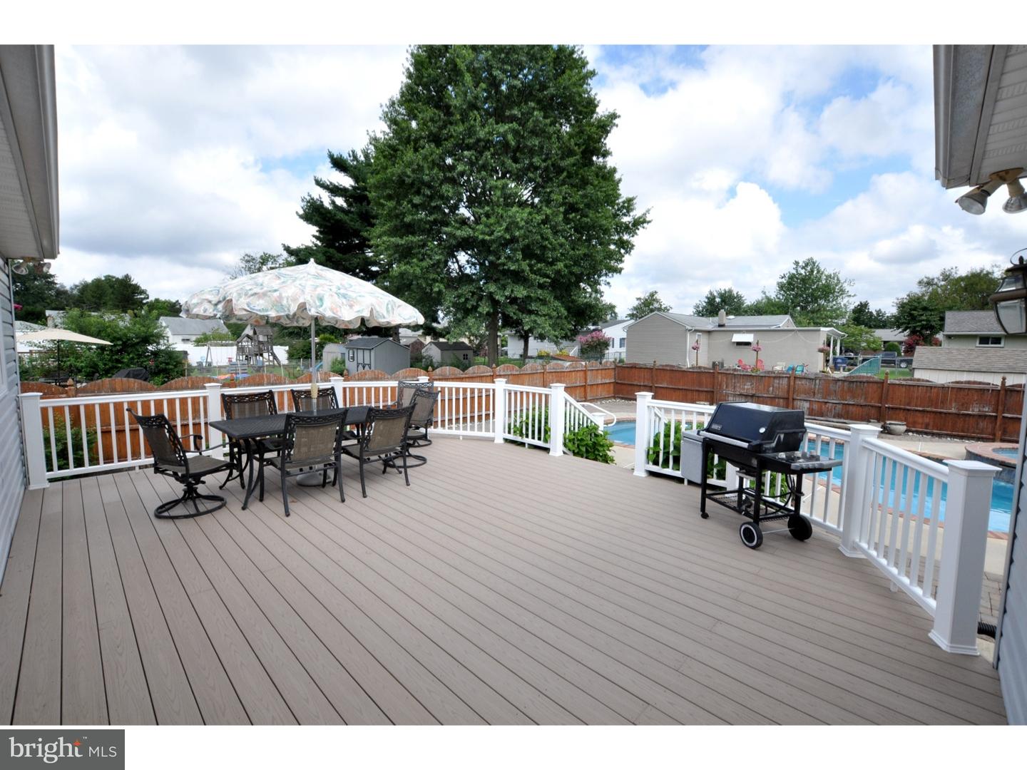 633 Monroe Street Riverside, NJ 08075 - Photo 21 of 24 Deck
