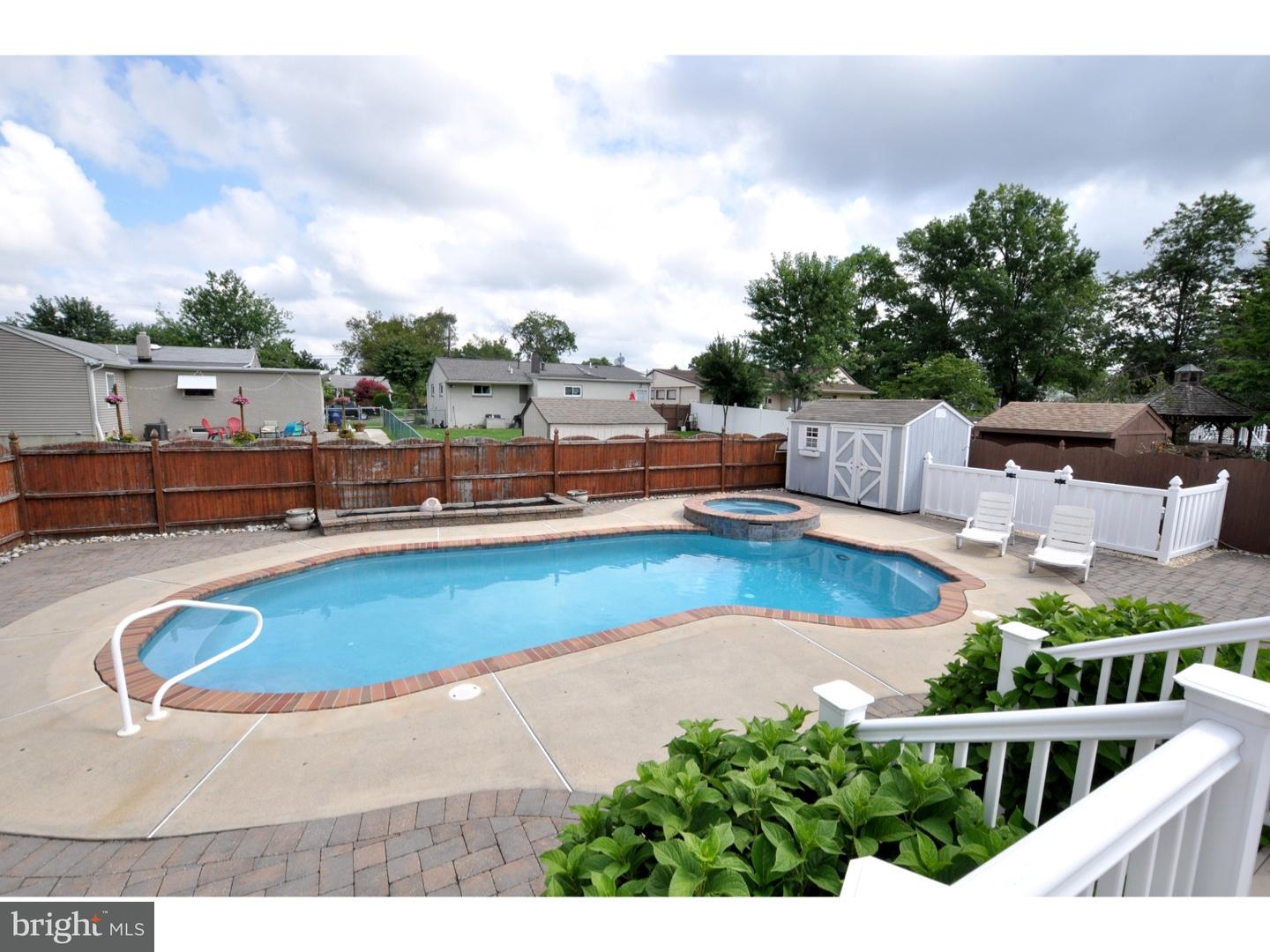 633 Monroe Street Riverside, NJ 08075 - Photo 22 of 24 Pool
