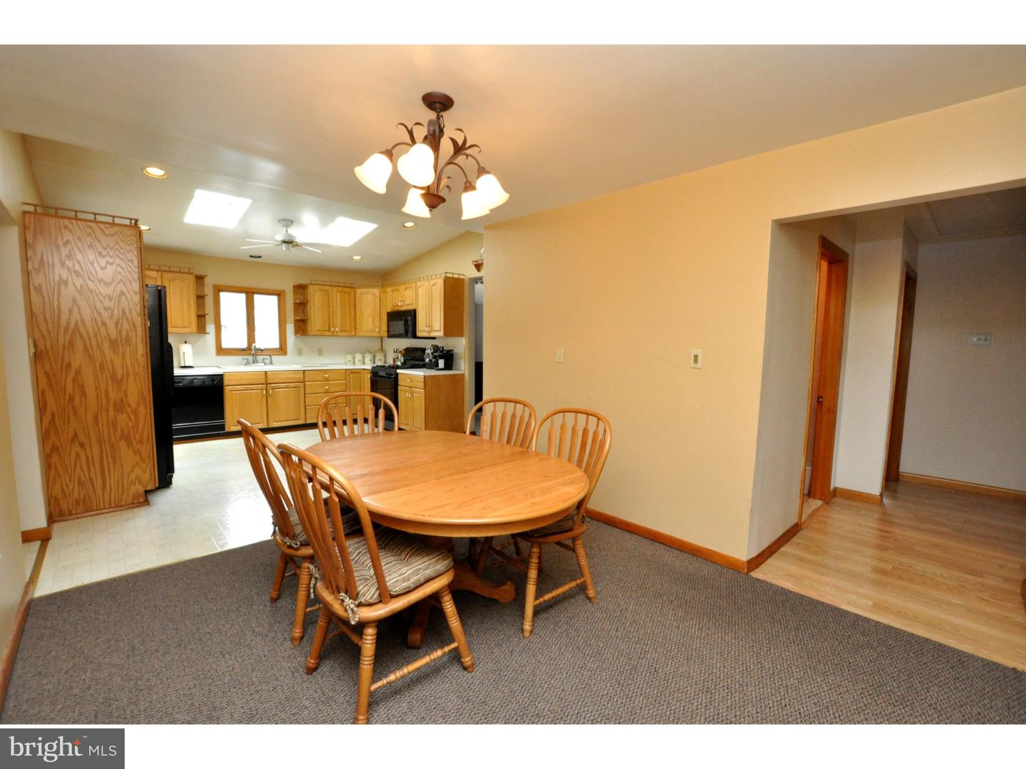633 Monroe Street Riverside, NJ 08075 - Photo 5 of 24 Dining Room