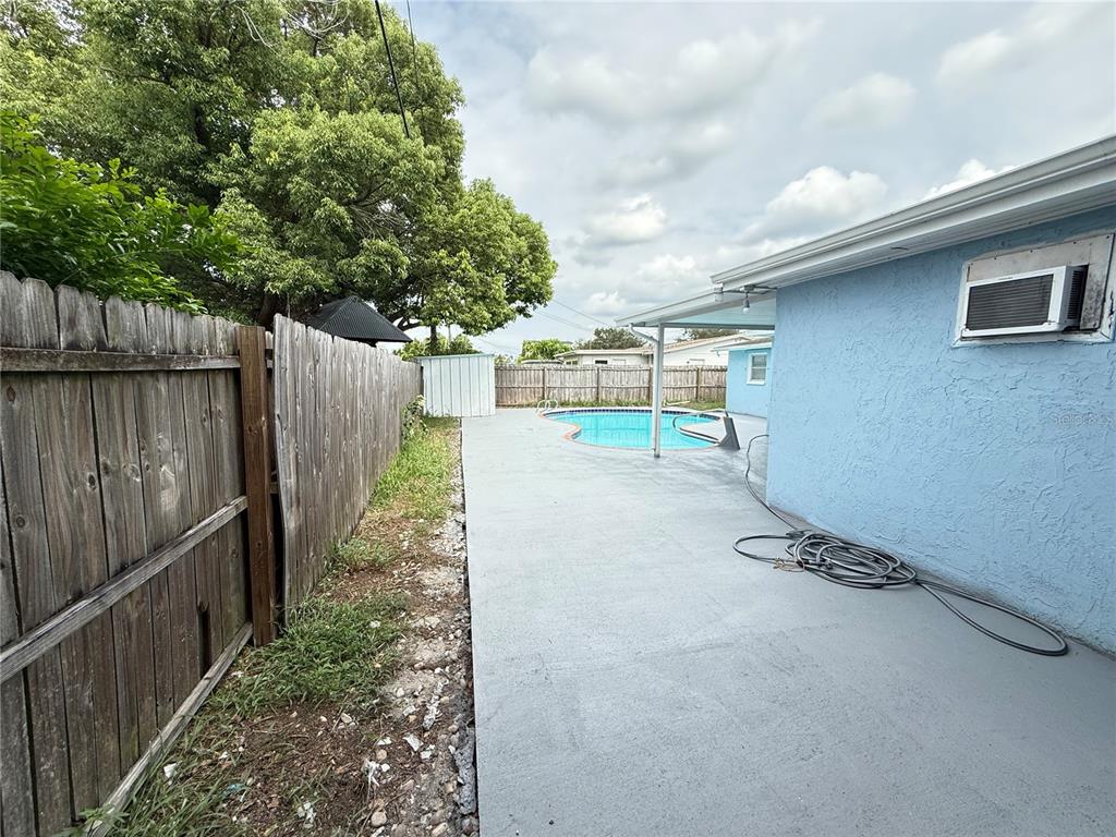 4233 Darlington Road Holiday, FL 34691 - Photo 7 of 59