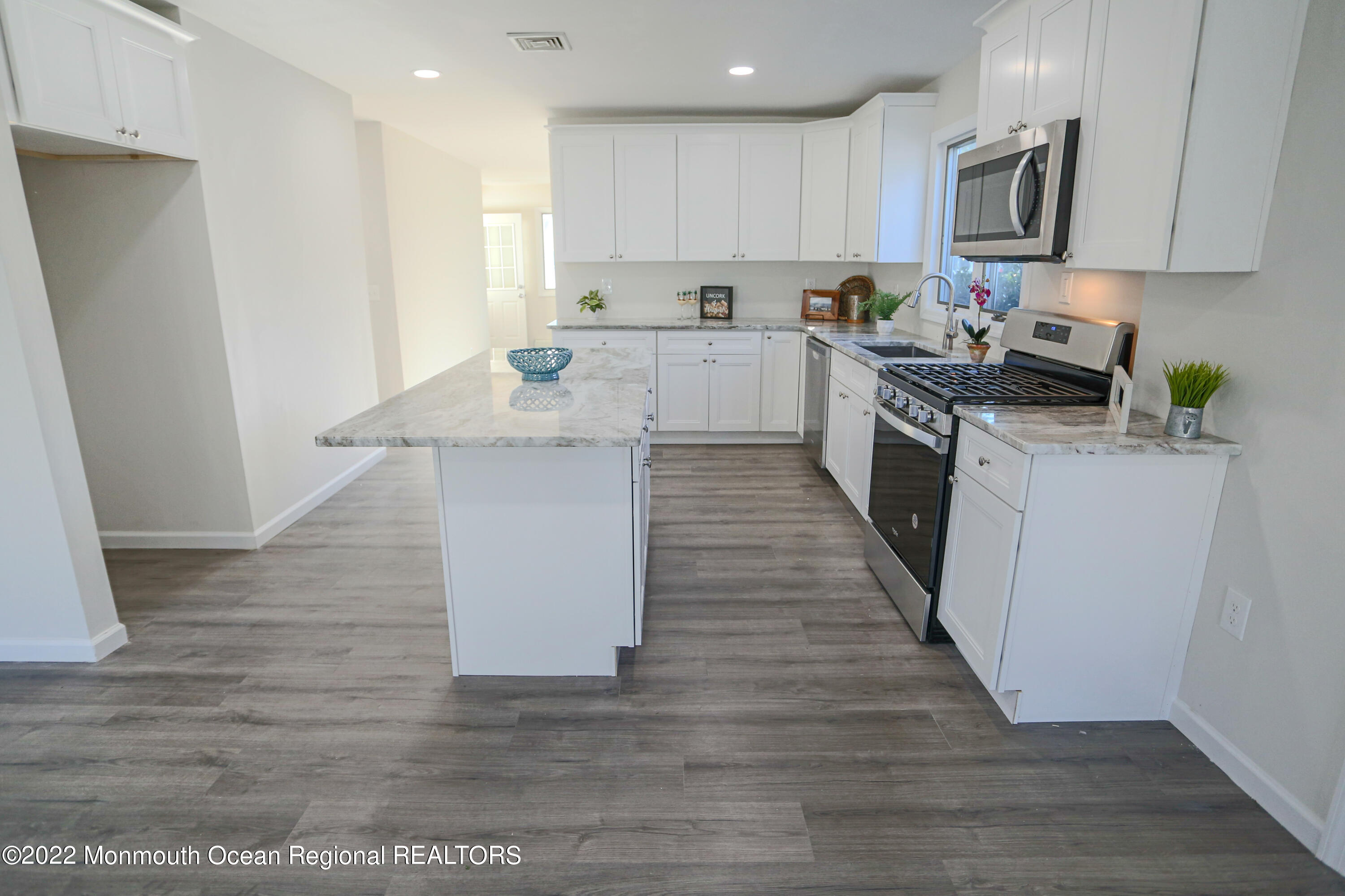 105 Whippany Road Barnegat, NJ 08005 - Photo 8 of 38 KITCHEN