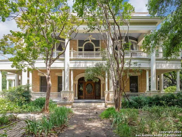 $3,400,000 | 241 King William, San Antonio, TX 78204