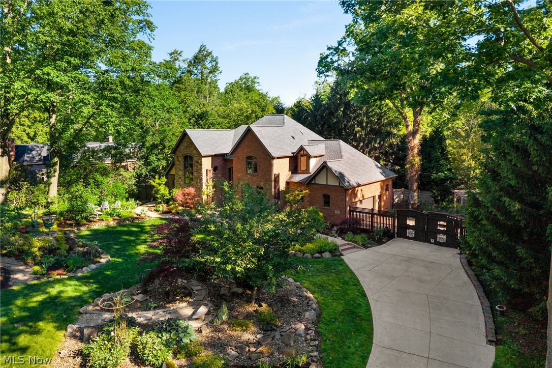 1920 Stockbridge Road Akron, OH 44313 - Photo 4 of 50