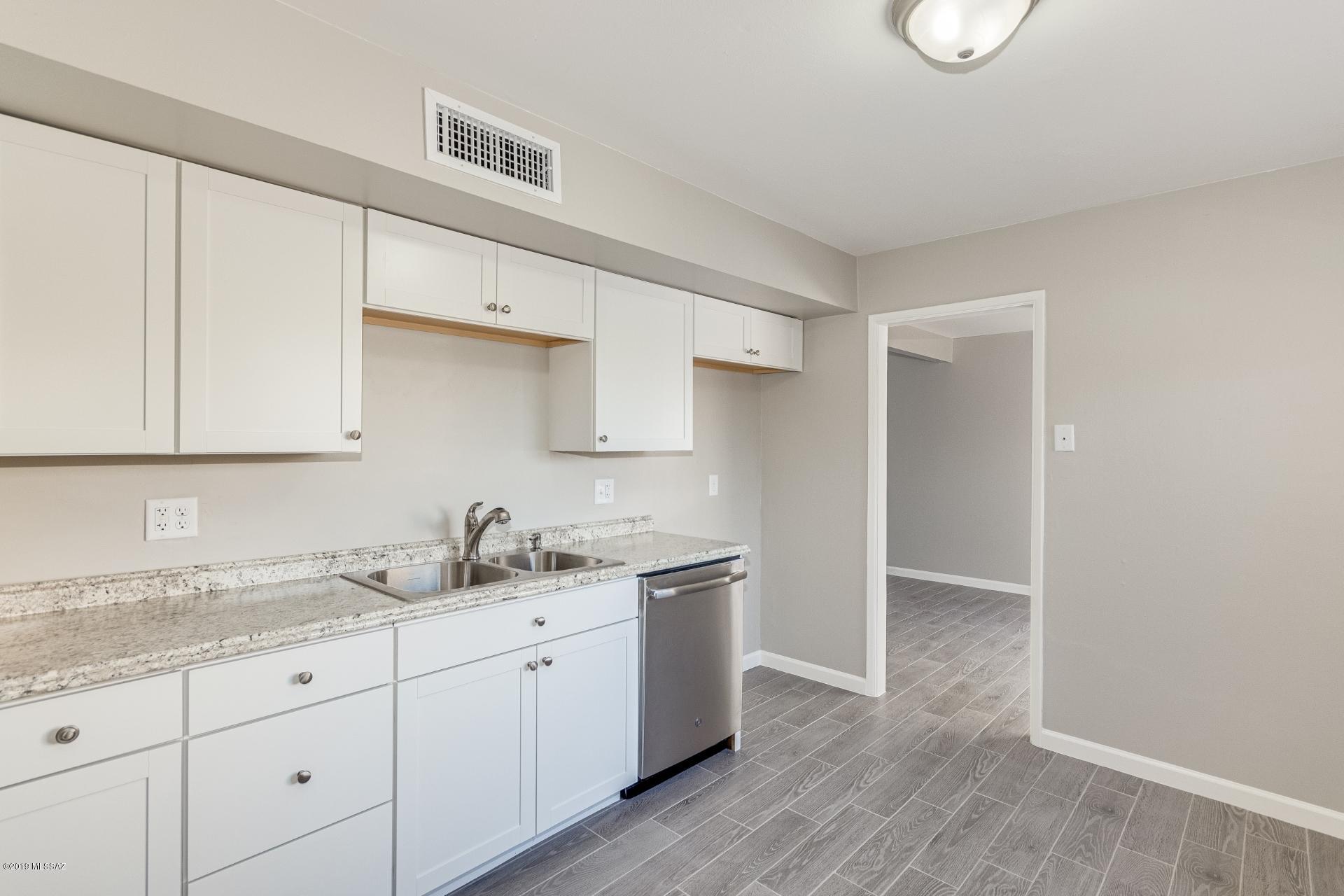 6535 East Golf Links Road Tucson, AZ 85730 - Photo 4 of 20
