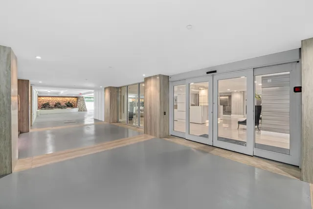 $1,295,000 | 2773 South Ocean Boulevard, Unit 209, Palm Beach, FL 33480