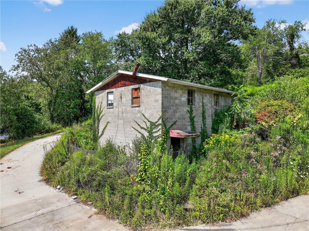 3143 Santiago Road Imperial, PA 15126 - Photo 7 of 24 a backyard of a house with lots of green space