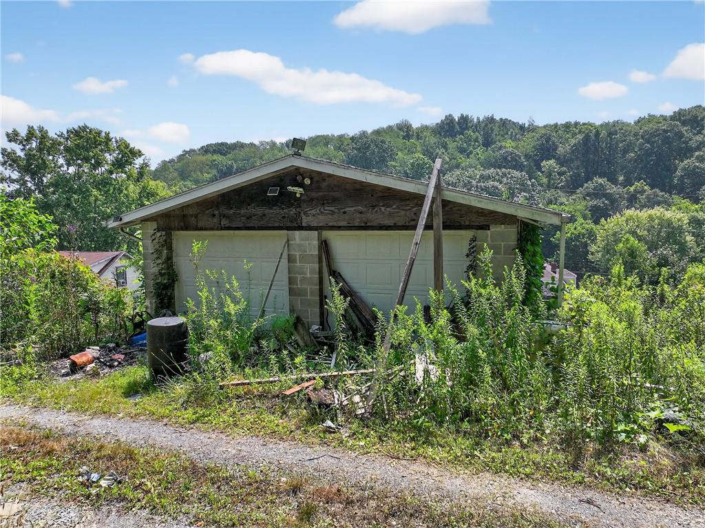 3143 Santiago Road Imperial, PA 15126 - Photo 9 of 24 a view of a garden