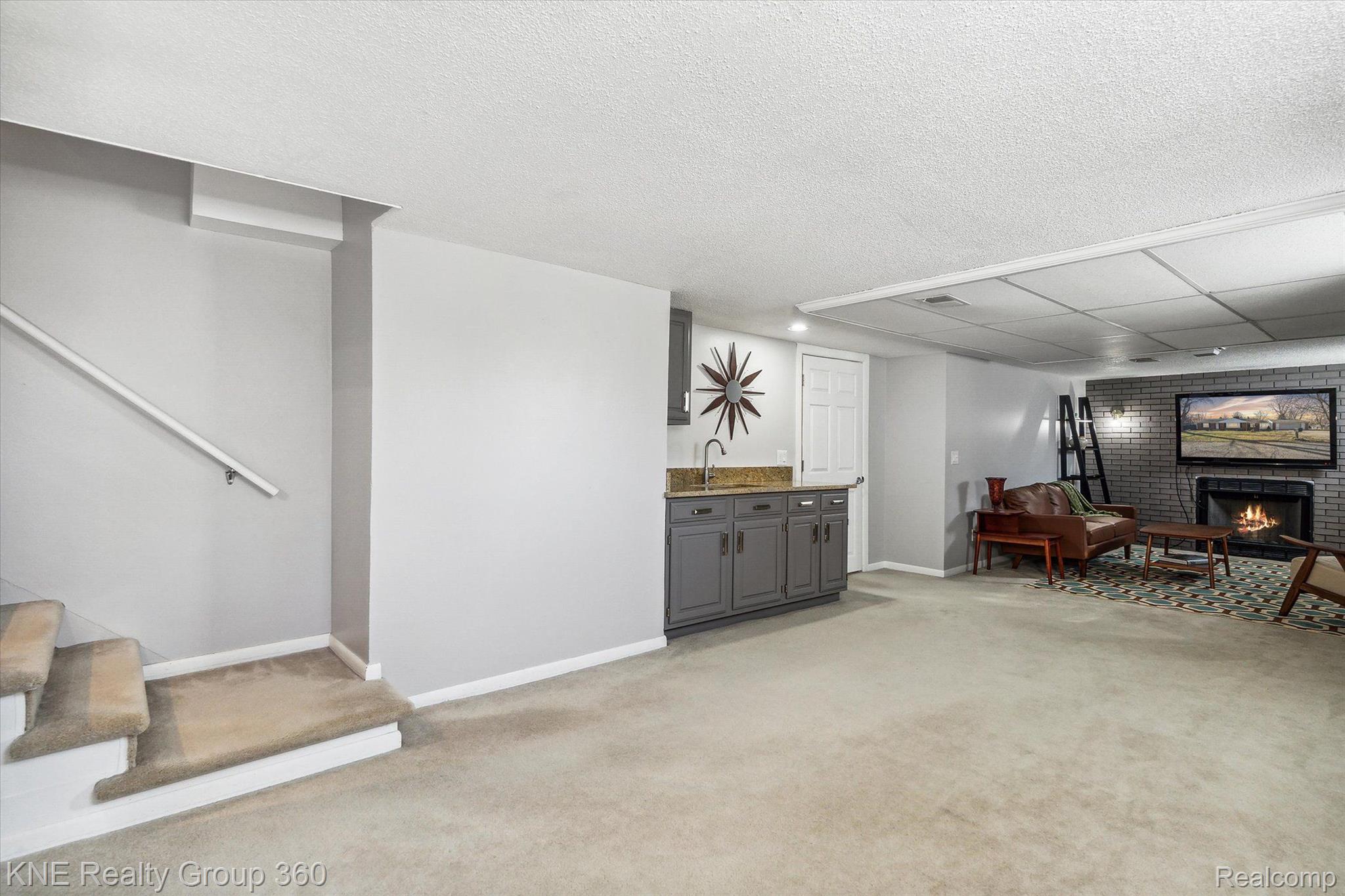 1443 Crest Road Howell, MI 48843 - Photo 21 of 31 Gallery Image 21