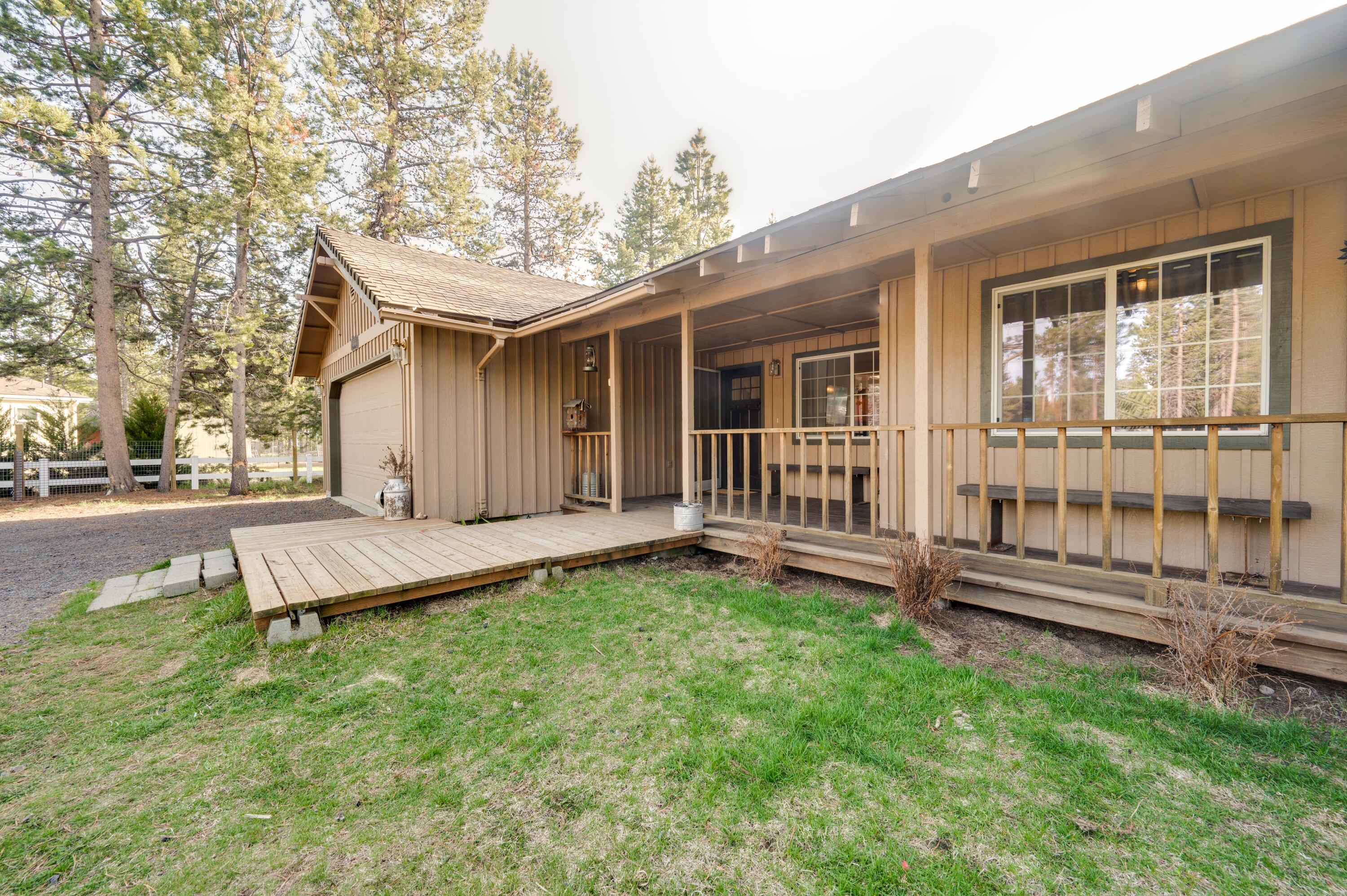 55693 Swan Road Bend, OR 97707 - Photo 2 of 22 DSC_2955HDR-2