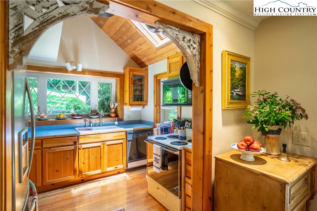 2373 Shulls Mill Road Boone, NC 28607 - Photo 7 of 40 Gallery Image 7