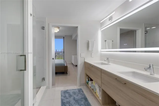 $999,999 | 16385 Biscayne Boulevard, Unit 1221, North Miami Beach, FL 33160