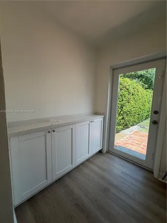 $6,900 | 533 Minorca Avenue, Coral Gables, FL 33134