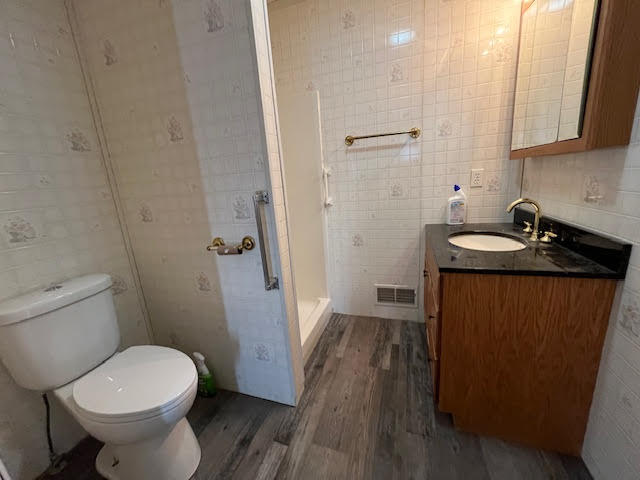 14855 17 Mile Road Rodney, MI 49342 - Photo 10 of 34 Primary Bathroom