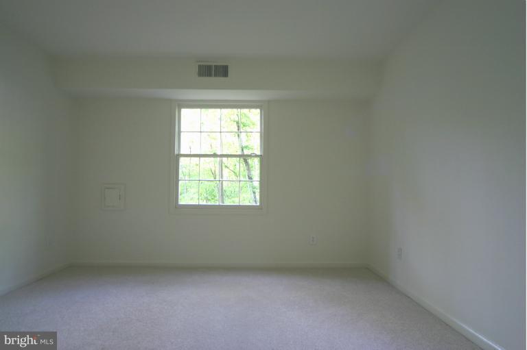 8110 Colony Point Road, Unit L Springfield, VA 22152 - Photo 1 of 24 Bedroom (Master)