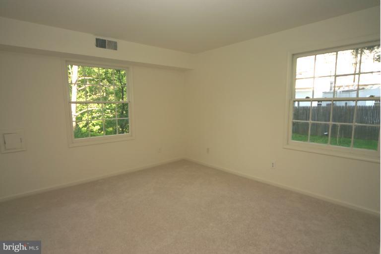 8110 Colony Point Road, Unit L Springfield, VA 22152 - Photo 14 of 24 Bedroom (Master)