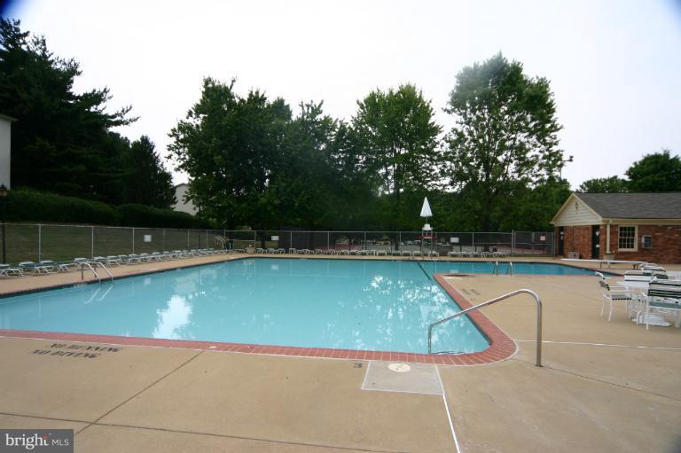 8110 Colony Point Road, Unit L Springfield, VA 22152 - Photo 20 of 24 Community Pool #2