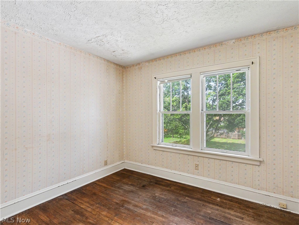 1458 Breiding Road Akron, OH 44310 - Photo 9 of 16
