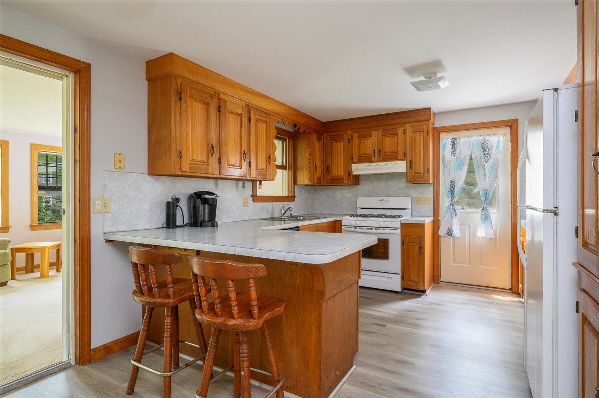 283 Meiggs Backus Road Sandwich, MA 02563 - Photo 5 of 20 283 Meiggs Backus - Kitchen