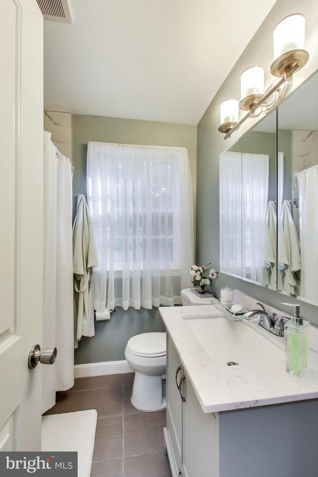 116 Northway Road Greenbelt, MD 20770 - Photo 19 of 46 Entrance to Master Bathroom