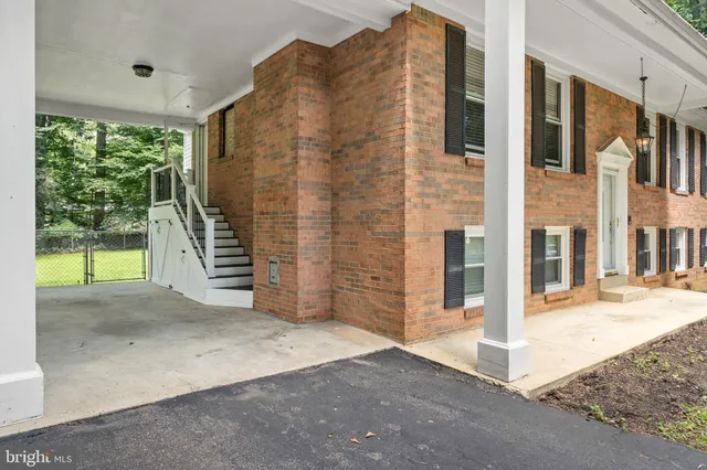 a view of a entrance gate of a building