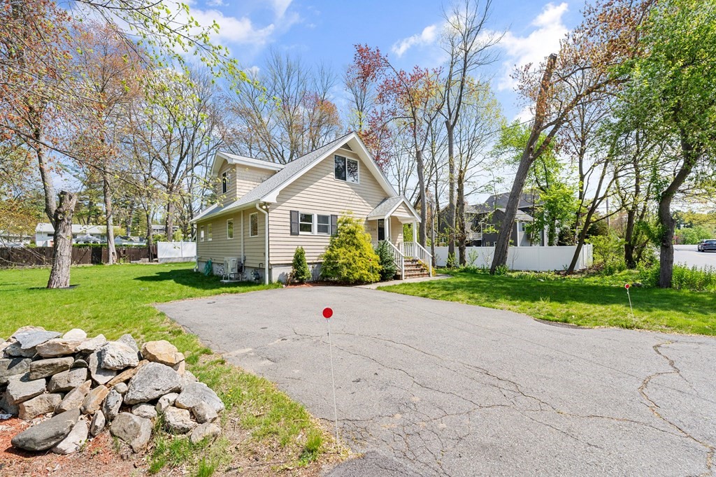 120 Wilmington Road Burlington, MA 01803 - Photo 4 of 42 Gallery Image 4