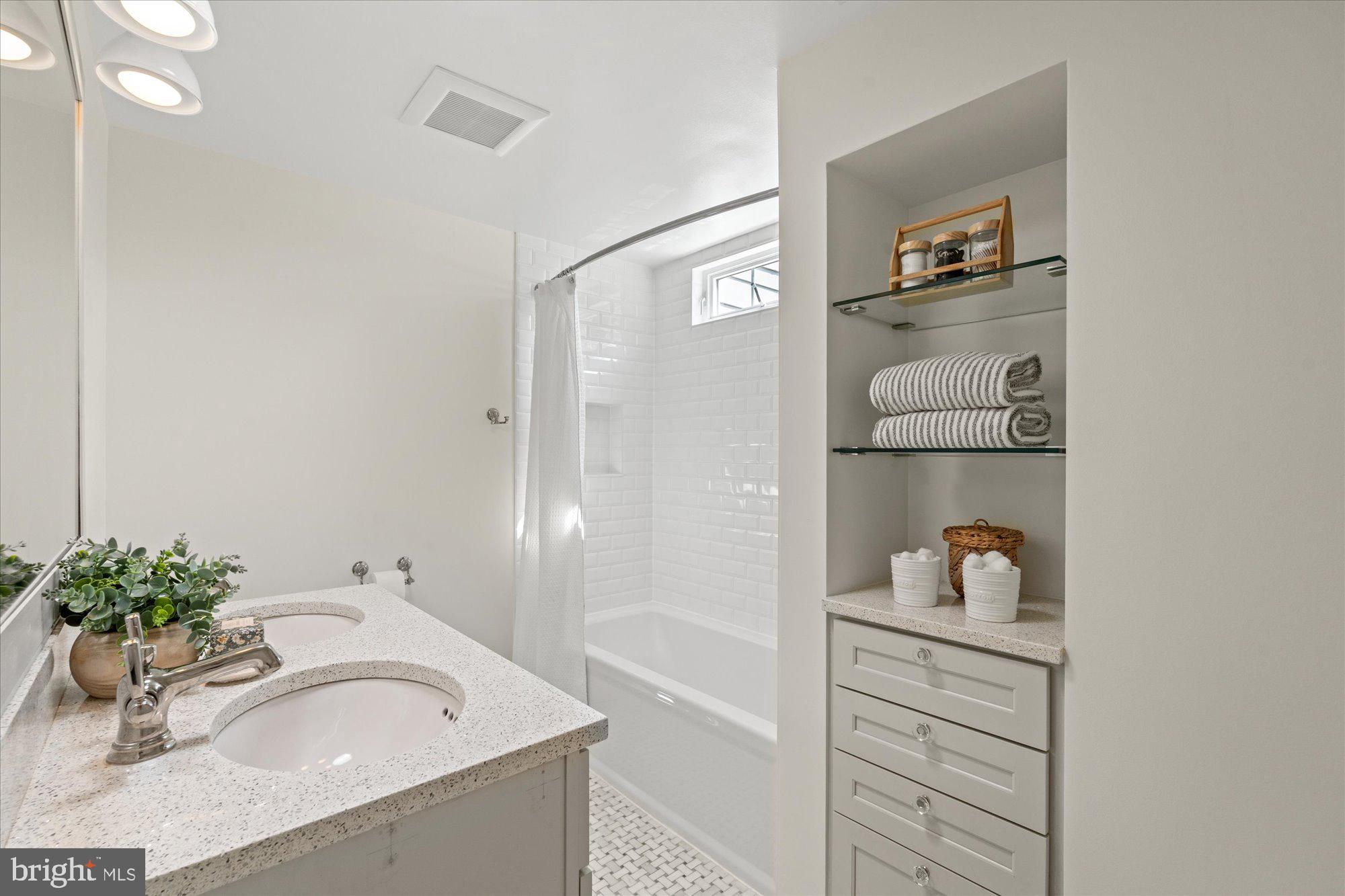 301 Columbia Road Alexandria, VA 22302 - Photo 54 of 82 Upstairs Hall Bathroom