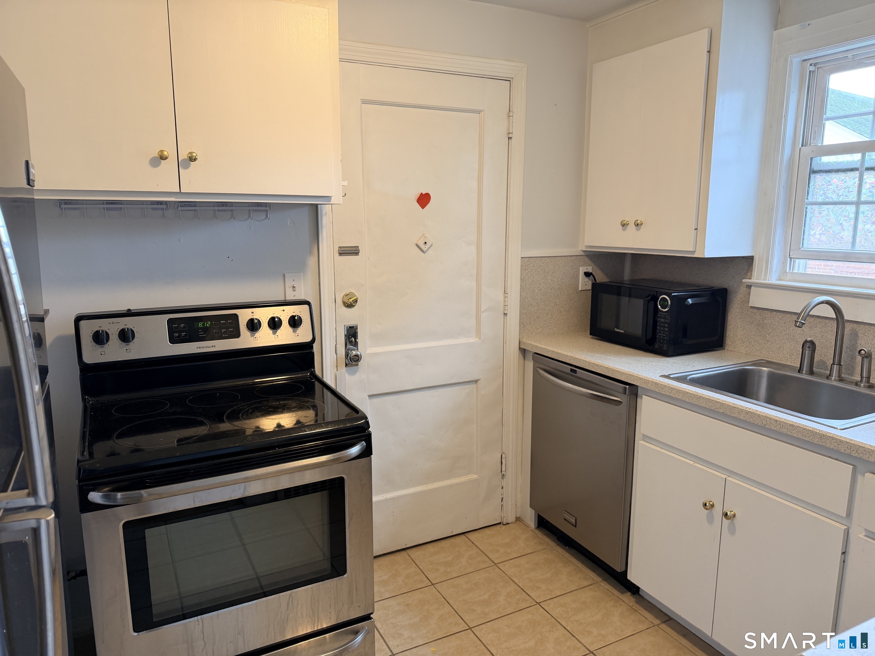 3 Grennan Road, Unit 4 West Hartford, CT 06107 - Photo 4 of 7