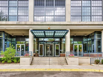 $355,000 | 900 North Kingsbury Street, Unit 716, Chicago, IL 60610