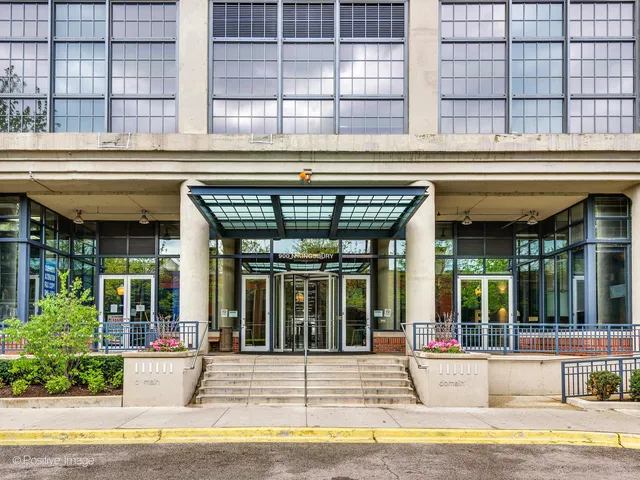 $355,000 | 900 North Kingsbury Street, Unit 716, Chicago, IL 60610