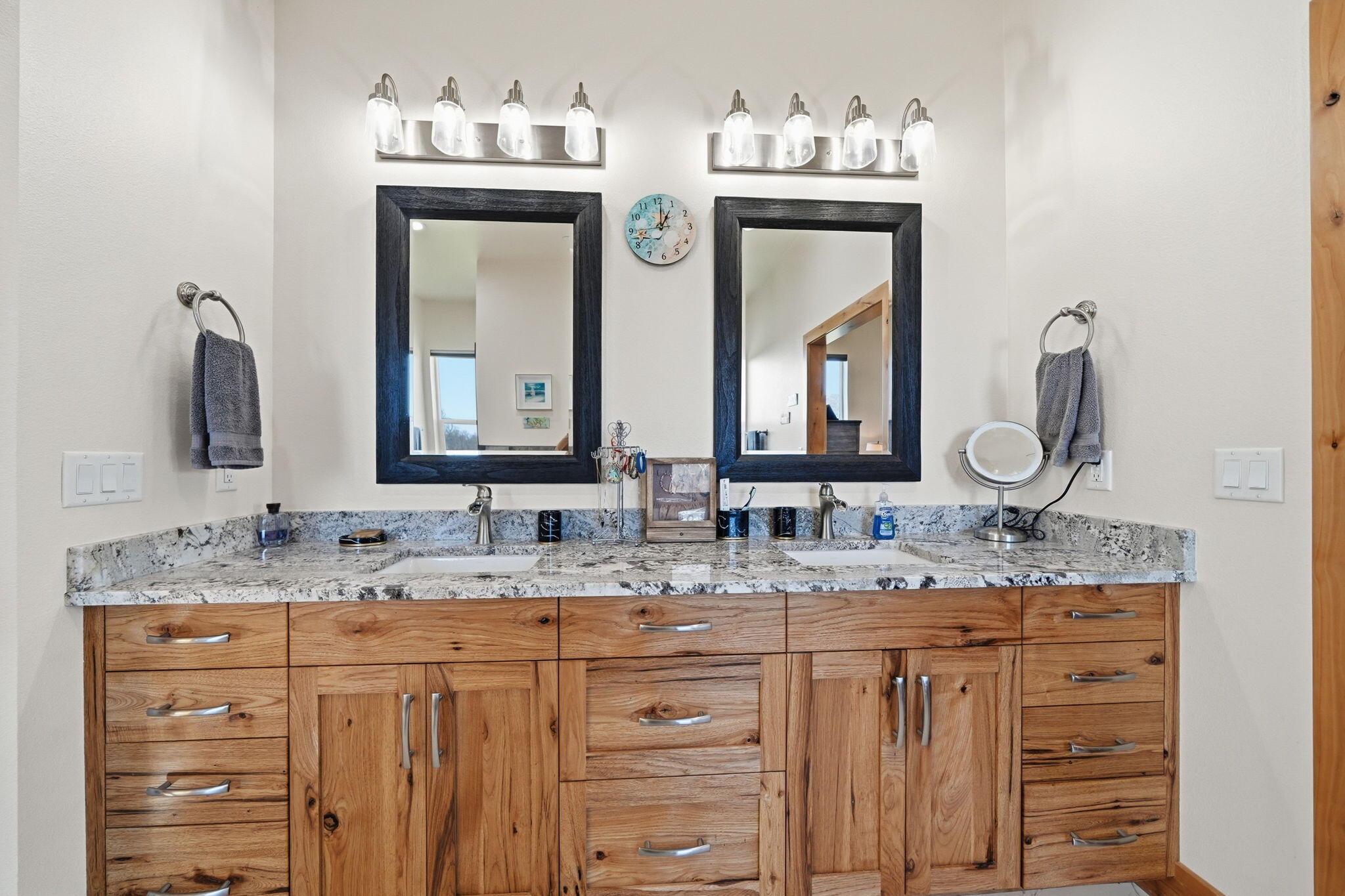 13070 South Fork Road Igo, CA 96047 - Photo 22 of 45 22-web-or-mls-IMG-22