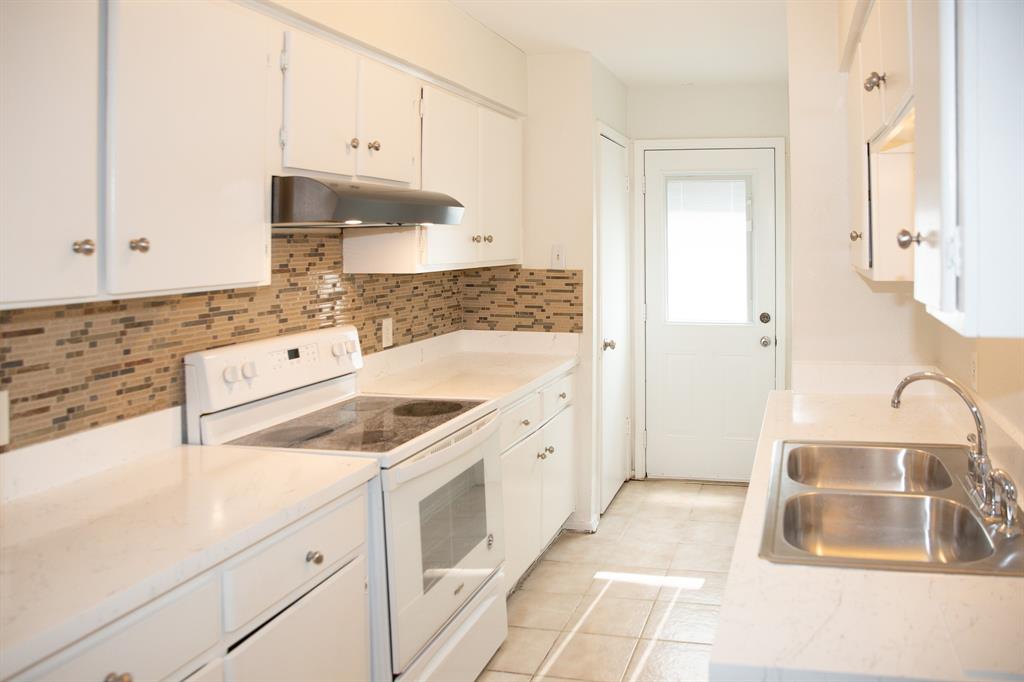13552 Waterfall Way Dallas, TX 75240 - Photo 11 of 27 Gallery Image 11