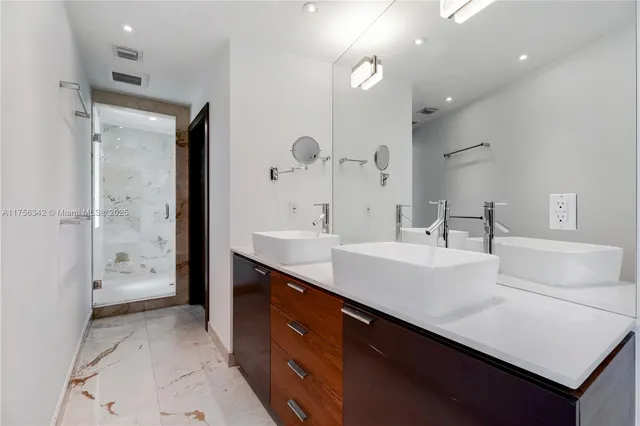 $2,950,000 | 548 Fernwood Road, Unit 548, Key Biscayne, FL 33149