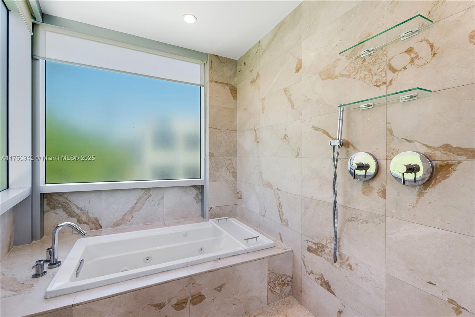 548 Fernwood Road, Unit 548 Key Biscayne, FL 33149 - Photo 25 of 48