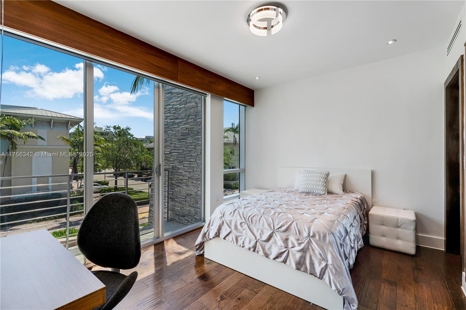 548 Fernwood Road, Unit 548 Key Biscayne, FL 33149 - Photo 34 of 48