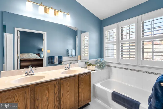 $575,000 | 2917 Clovercrest Way, Olney, MD 20832