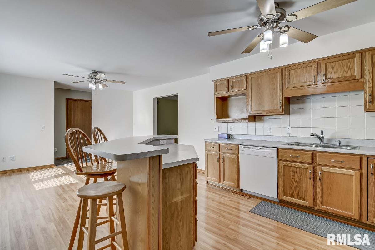 6365 Deer Run Road Rochester, IL 62563 - Photo 11 of 37