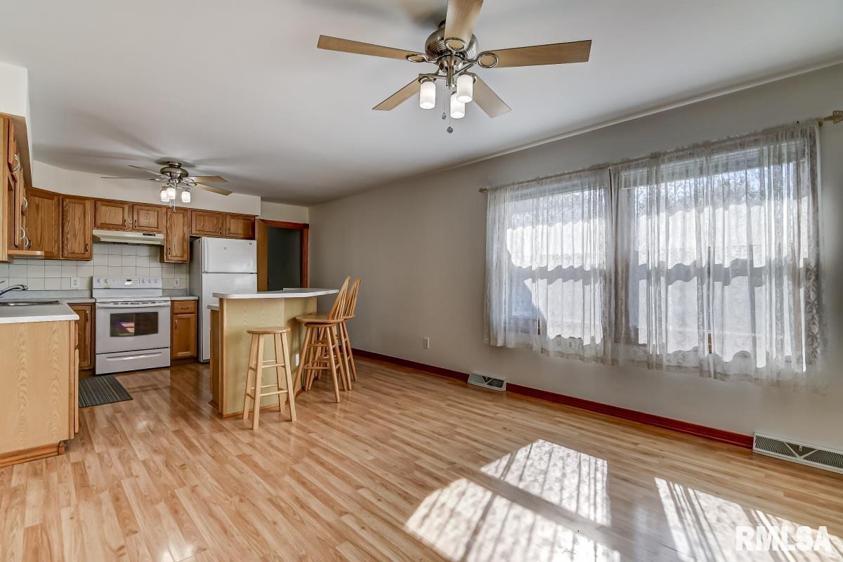 6365 Deer Run Road Rochester, IL 62563 - Photo 13 of 37