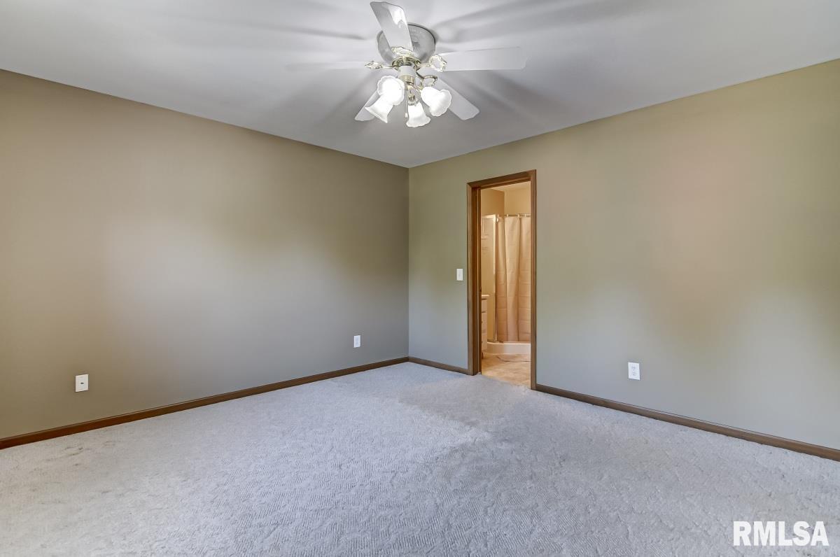 6365 Deer Run Road Rochester, IL 62563 - Photo 17 of 37