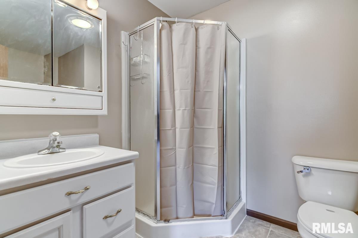 6365 Deer Run Road Rochester, IL 62563 - Photo 19 of 37