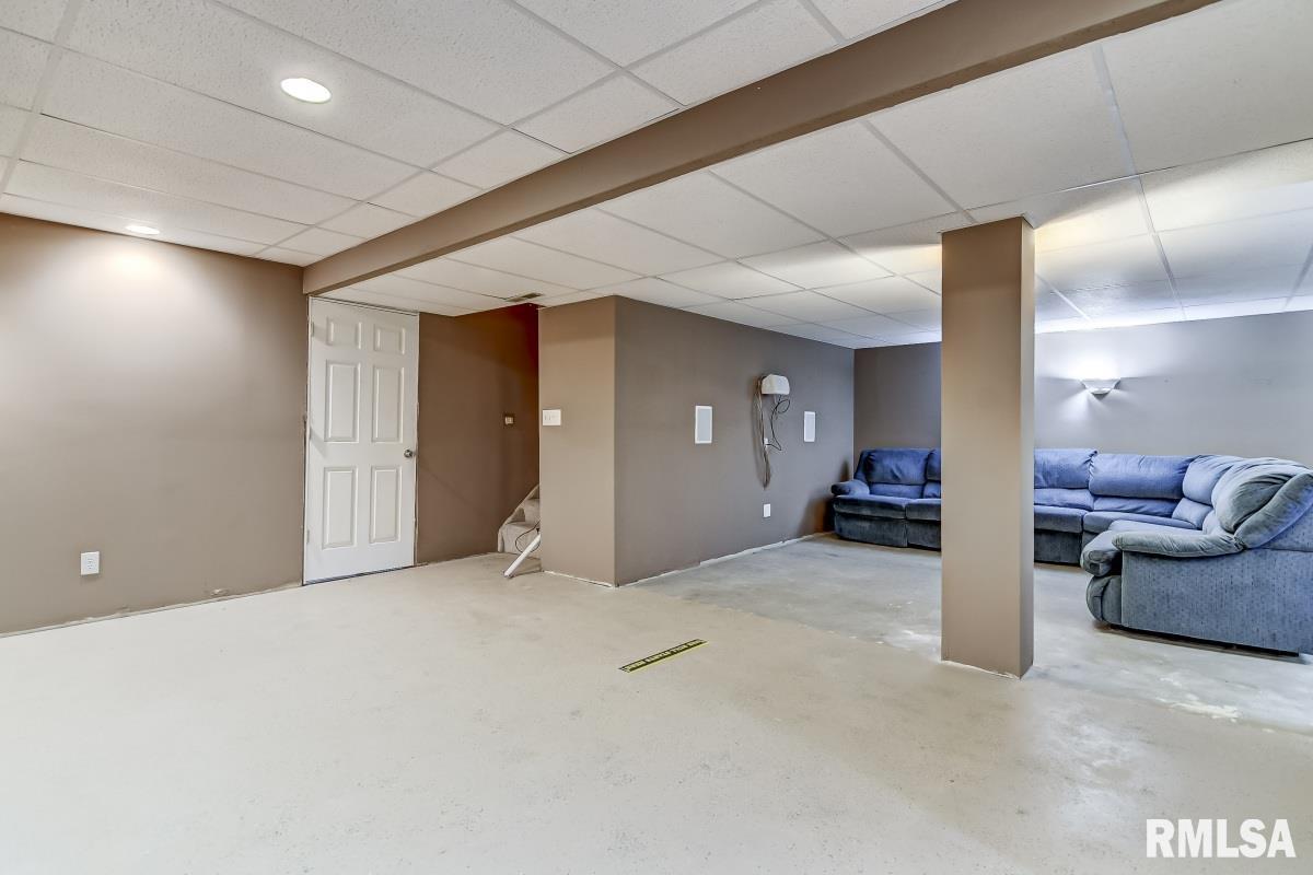 6365 Deer Run Road Rochester, IL 62563 - Photo 33 of 37