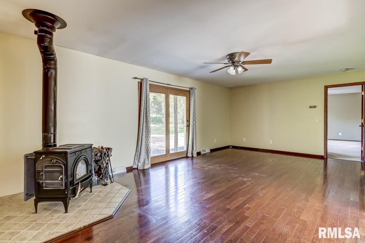 6365 Deer Run Road Rochester, IL 62563 - Photo 5 of 37
