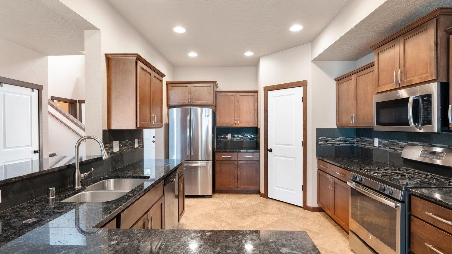 9415 West Ballesteros Court Cheney, WA 99004 - Photo 10 of 36