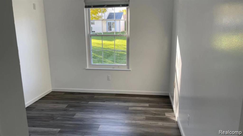 24395 Surfside Road Novi, MI 48374 - Photo 12 of 23
