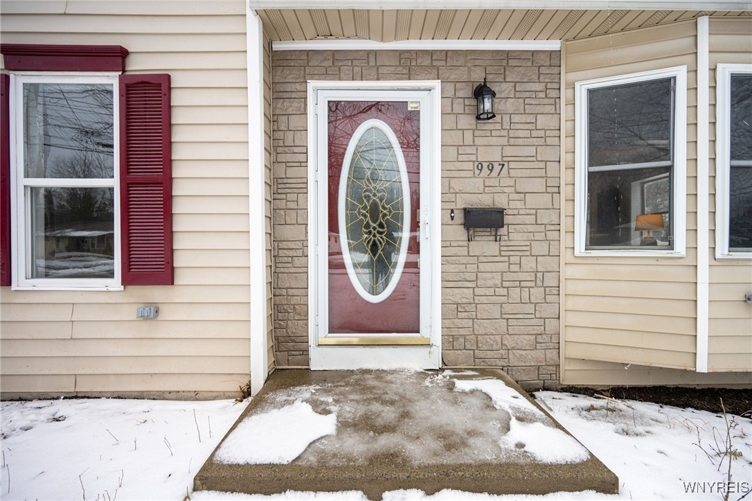 997 Ruie Road North Tonawanda, NY 14120 - Photo 3 of 28